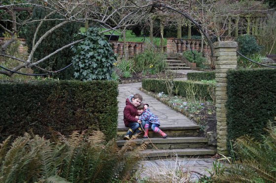 24805201309_4d95363769_z